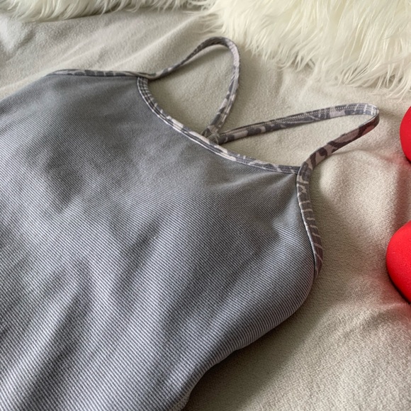 Lululemon Power Y Tank with cups in Lilac / Grey - Picture 7 of 9